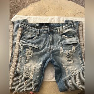 RHINESTONE DENIM JEANS BY FOCUS… 34” WAIST… 11” RISE… 32” INSEAM. PRE-OWNED